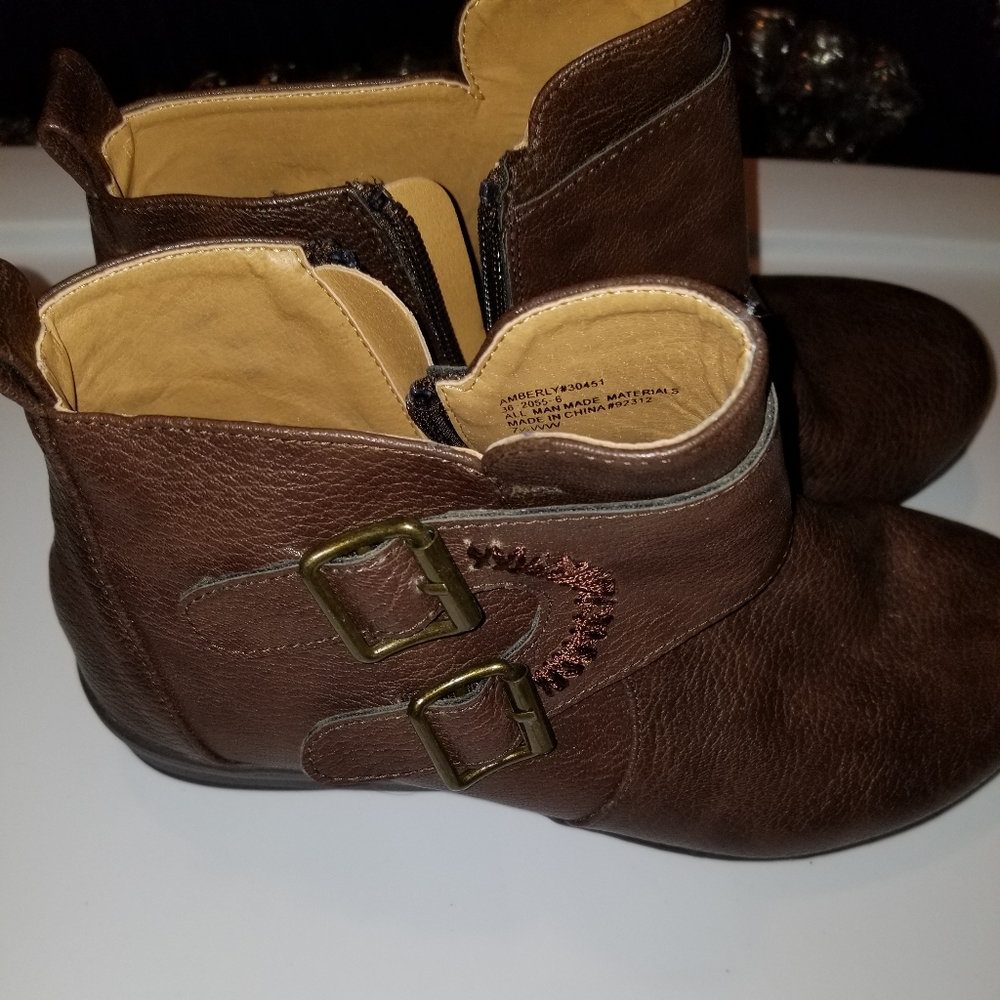 Comfortview boots 7 1/2 www width brown zippered